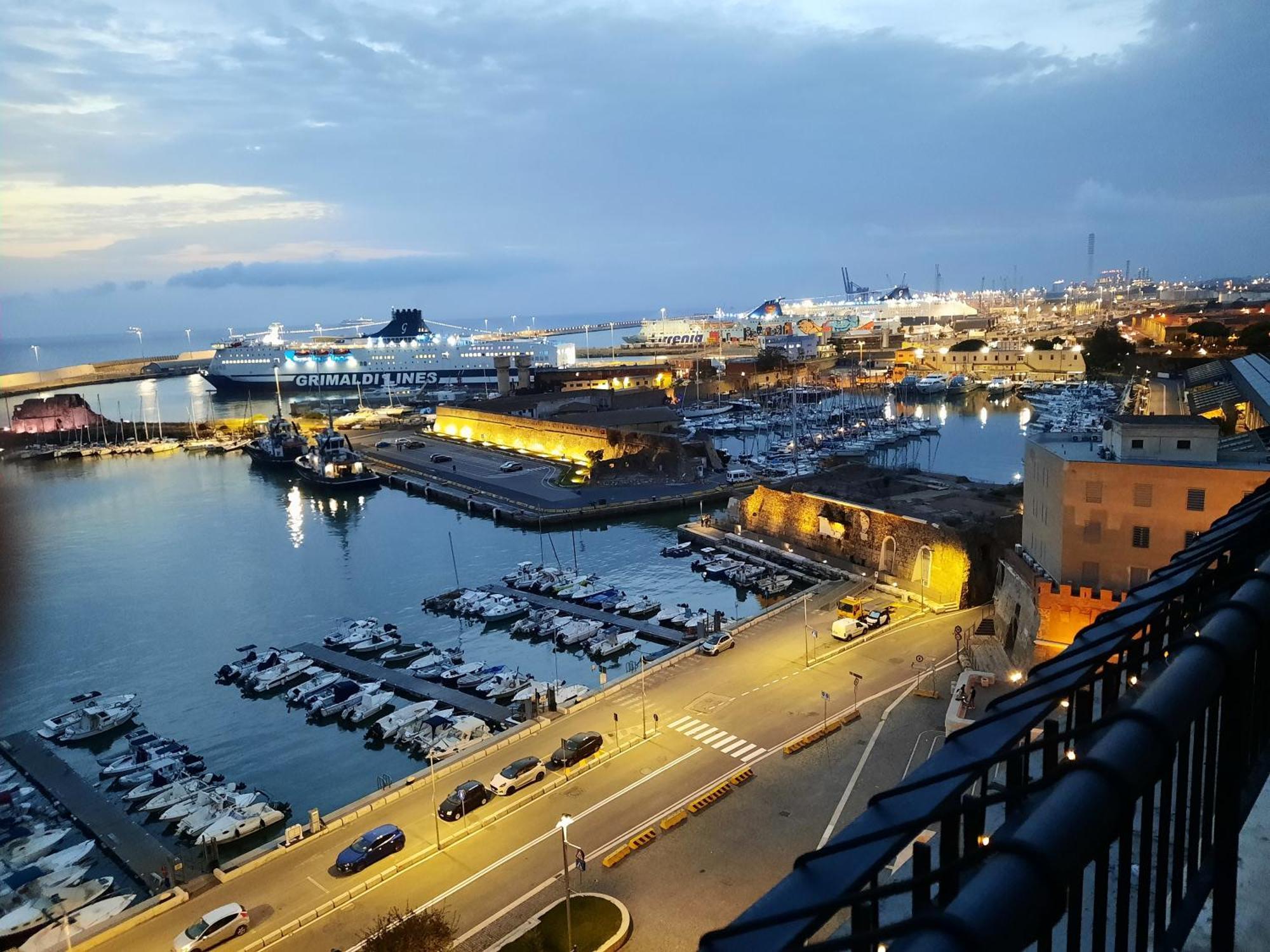 Mare Fuori Apartment ชิวิตาเวกเกีย ภายนอก รูปภาพ