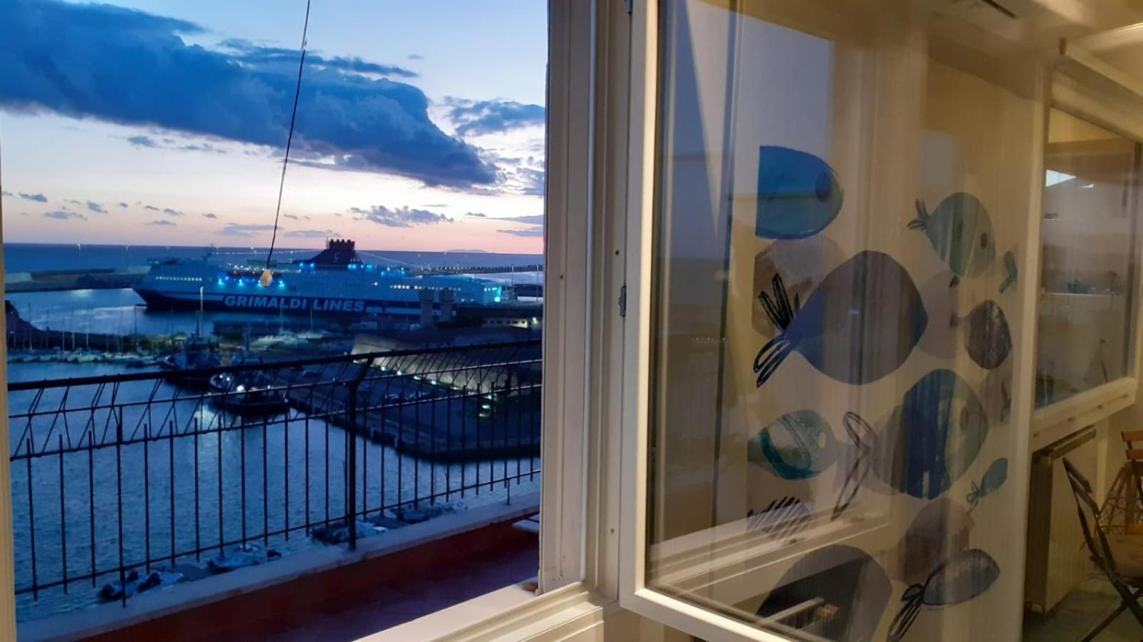 Mare Fuori Apartment ชิวิตาเวกเกีย ภายนอก รูปภาพ