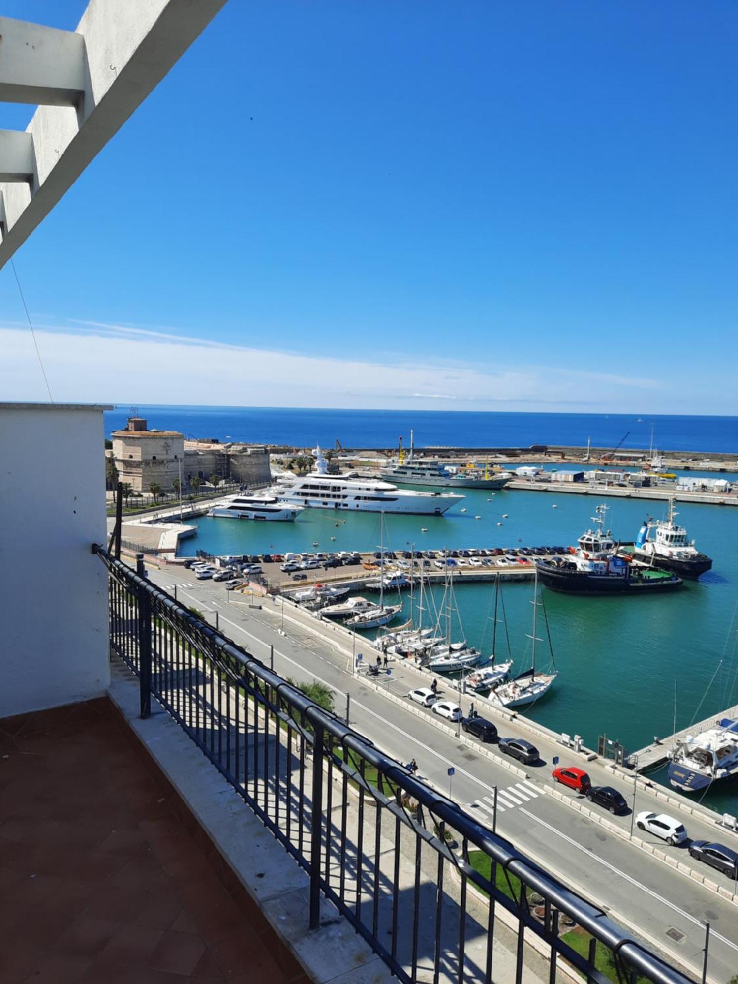 Mare Fuori Apartment ชิวิตาเวกเกีย ภายนอก รูปภาพ
